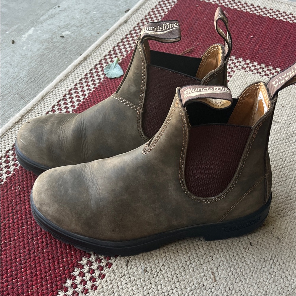 Blundstone Women’s 585 Rustic Brown Chelsea Boots